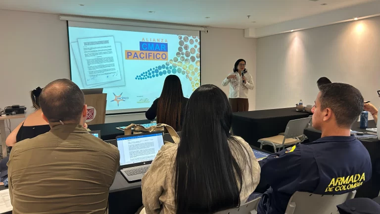 Autoridades judiciales, ambientales y marítimas se reúnen para fortalecer la lucha contra la pesca ilegal en el Pacífico colombiano